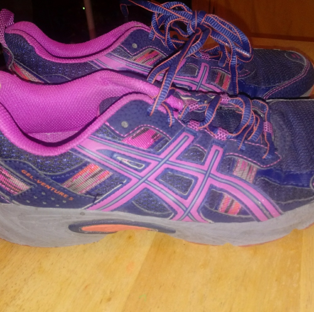 ASICS Gel-Venture 5 Athletic Shoes
